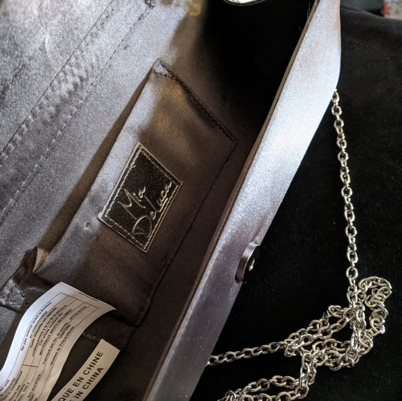 Mis deLuca clutch with long chain - Picture 3 of 3